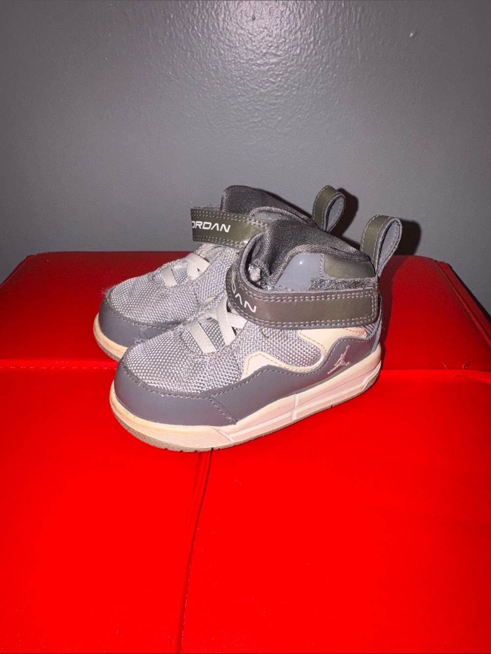 Jordan Kids Grey and Cream Mid-Top Sneaker
